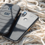 Cat smartphone con conectividad satelital
