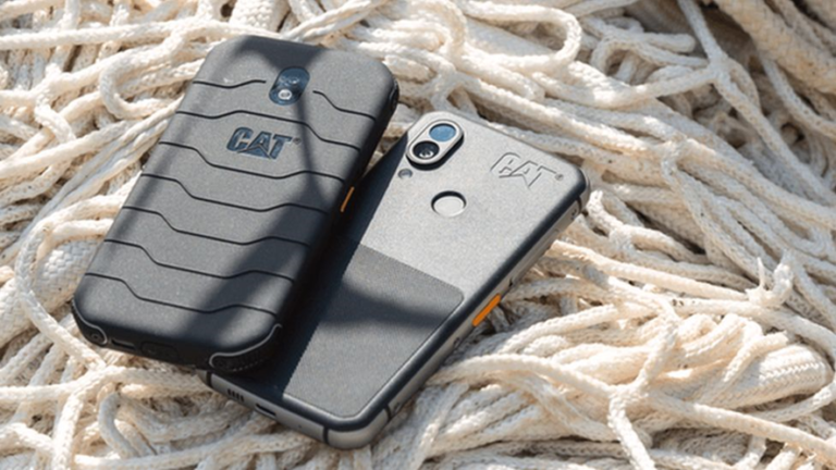 Cat smartphone con conectividad satelital