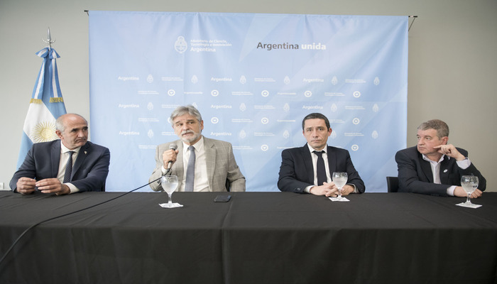 Conae crea centro de estudios espaciales junto con la universidad Nacional de la plata