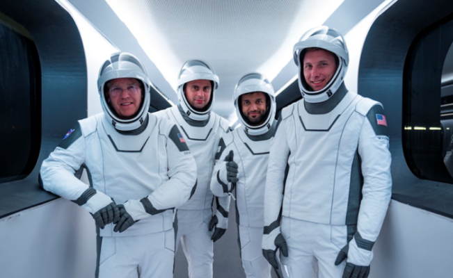 los estadounidenses Stephen Bowen (NASA) y Warren Hoburg (NASA), el astronauta de los Emiratos Árabes Sultan Alneyadi (UAE Space Agency) y el cosmonauta ruso Andrey Fedyaev (Roscosmos).
