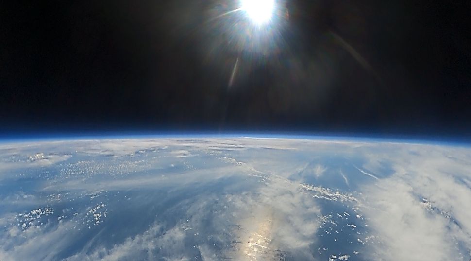 La foto: An image taken from Space Perspective's Spaceship Neptune Excelsior during its first full test flight on Sept. 15, 2024.