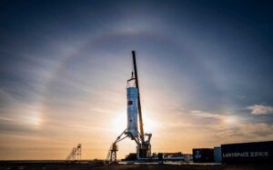 China pisa el acelerador en cohetes reutilizables y apunta a 2025 como año clave
