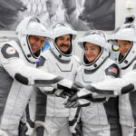 NASA certificará smartphones personales para astronautas, empezando con Crew-12