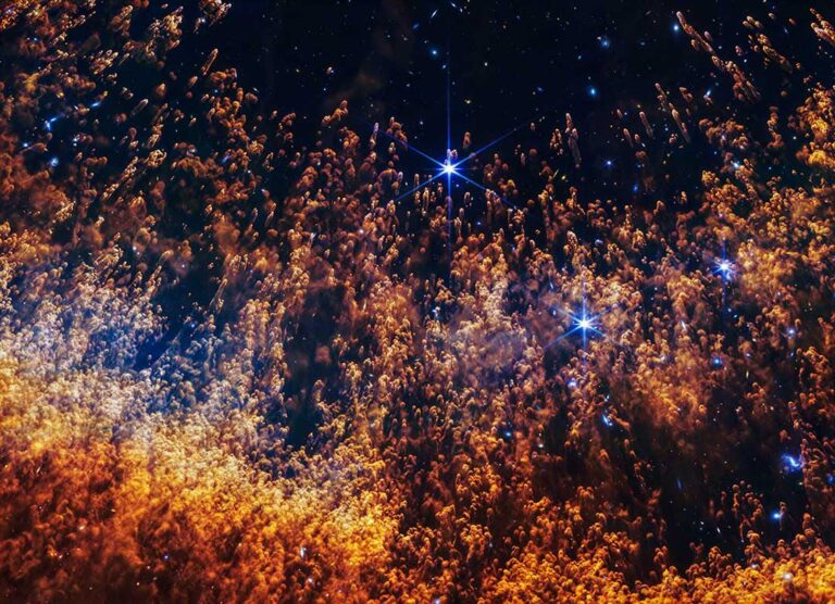 JWST revela la Nebulosa de la Hélice y deja en primer plano el “desarme” de una estrella tipo Sol