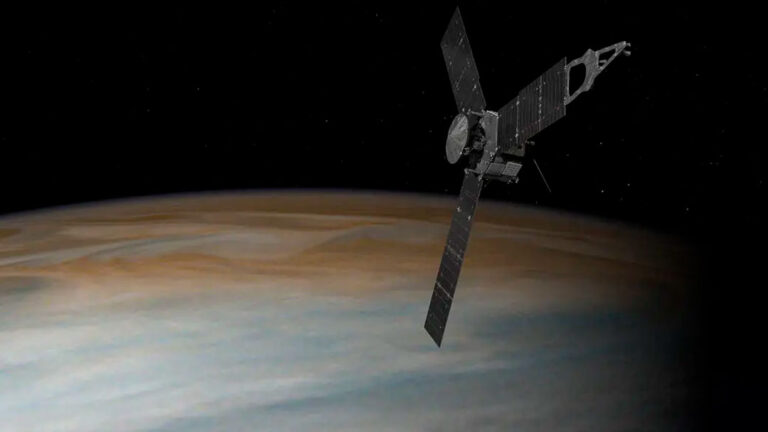 Juno afina el tamaño de Júpiter, resulta que es un poco más pequeño y más achatado