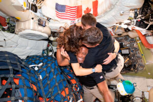 Artemis II día 9, Artemis II entra en su día final y ajusta la ruta para el regreso